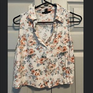 Small flowered cropped collared shirt